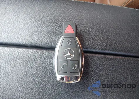 2017 Mercedes-Benz C 300 4Matic z USA, uszkodzony, nr VIN WDDWJ4KB1HF339605